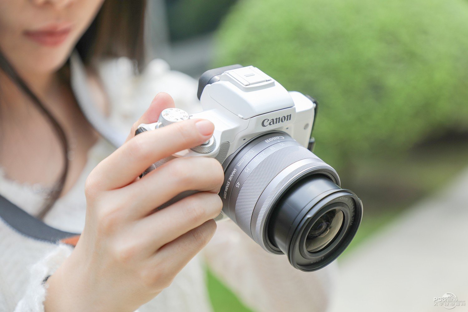 女生搭机的光影艺术 佳能EOS M50的美学与实力